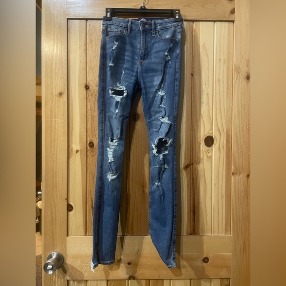 Hollister Destroyed High Waisted Jeans - Picture 1 of 7